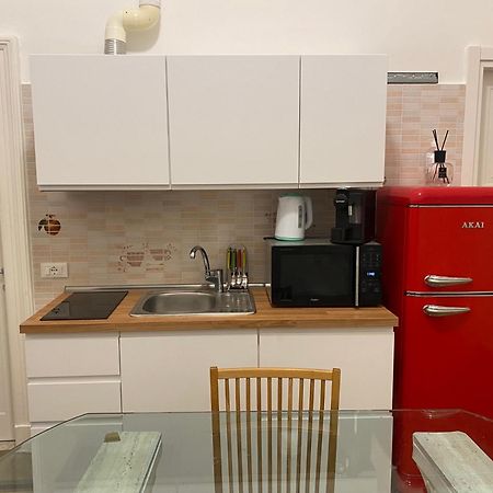 Touristhouse Monopoli 10 Bed & Breakfast Bagian luar foto