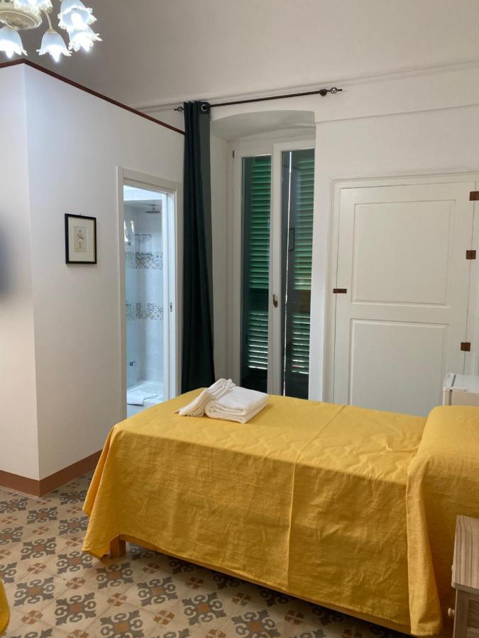 Touristhouse Monopoli 10 Bed & Breakfast Bagian luar foto