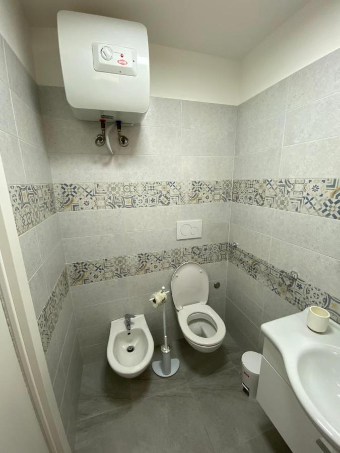Touristhouse Monopoli 10 Bed & Breakfast Bagian luar foto