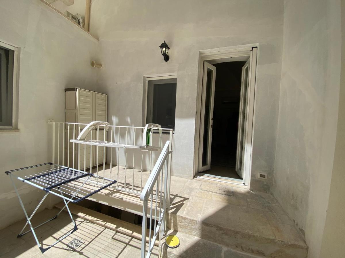 Touristhouse Monopoli 10 Bed & Breakfast Bagian luar foto