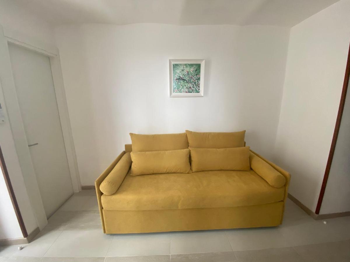 Touristhouse Monopoli 10 Bed & Breakfast Bagian luar foto