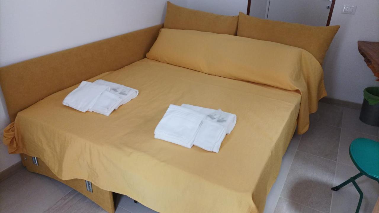 Touristhouse Monopoli 10 Bed & Breakfast Bagian luar foto